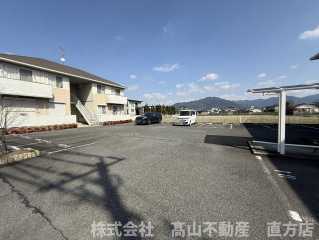 北九州市八幡西区木屋瀬１丁目のアパートの駐車場