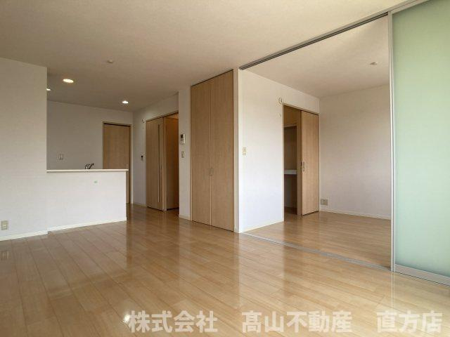 北九州市八幡西区木屋瀬１丁目のアパートの居間・リビング