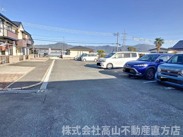 シャトー・ラツールⅠの駐車場