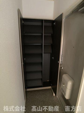 直方市大字感田のアパートの駐車場