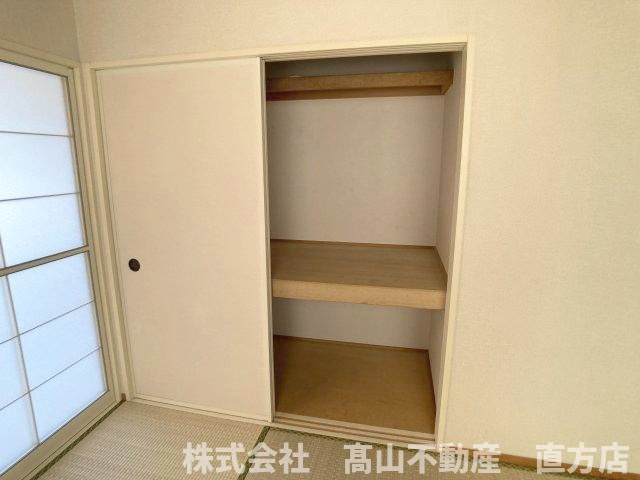 直方市大字感田のアパートの収納