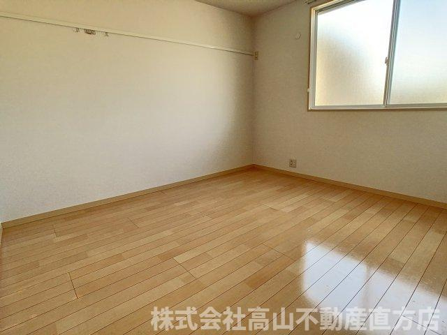 直方市大字頓野のアパートの寝室