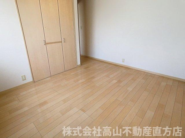 直方市大字頓野のアパートの洋室