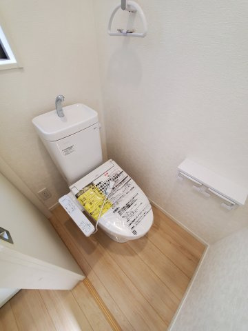 三郷市　谷中　新築戸建　全1棟のトイレ|清潔感のあるトイレです