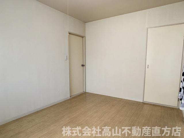 直方市大字感田のアパートの洋室