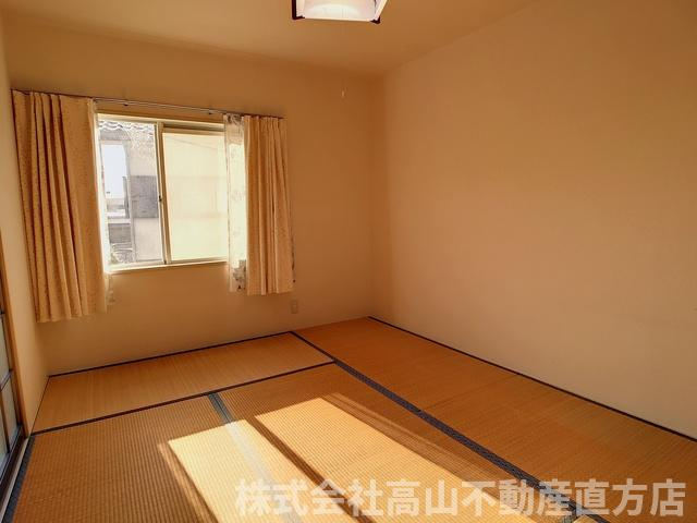 直方市大字感田のアパートの和室