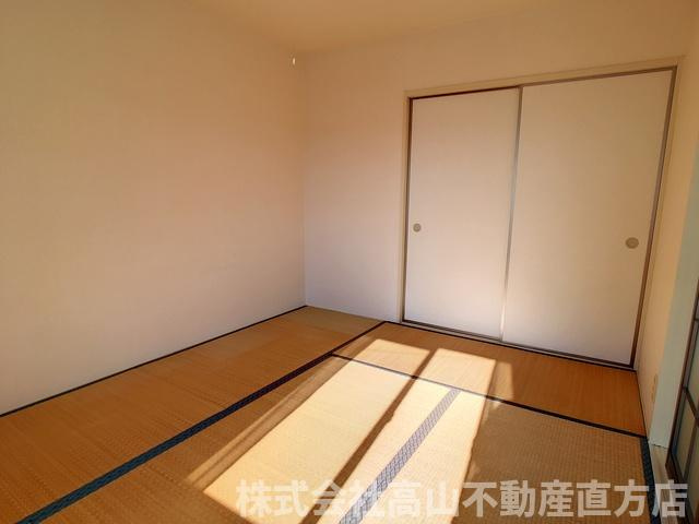 直方市大字感田のアパートの和室