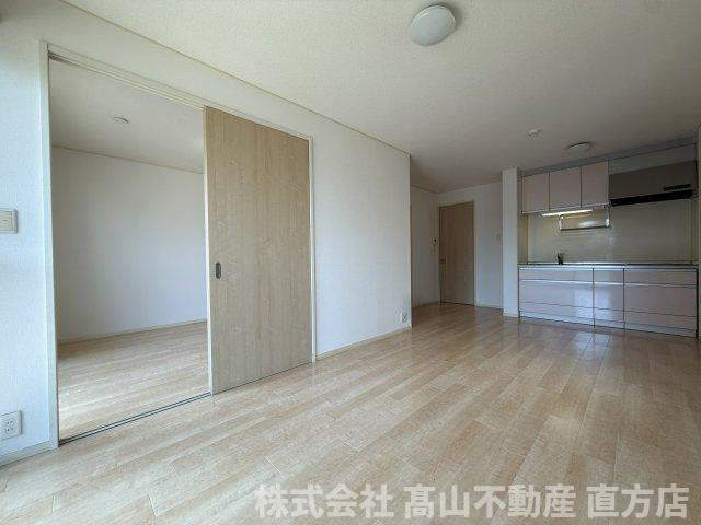 北九州市八幡西区木屋瀬５丁目のアパートの居間・リビング