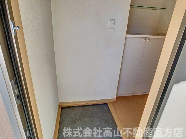 北九州市八幡西区星ケ丘１丁目のアパートの玄関