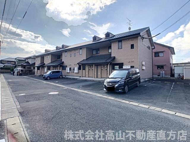 北九州市八幡西区木屋瀬５丁目のアパートの駐車場