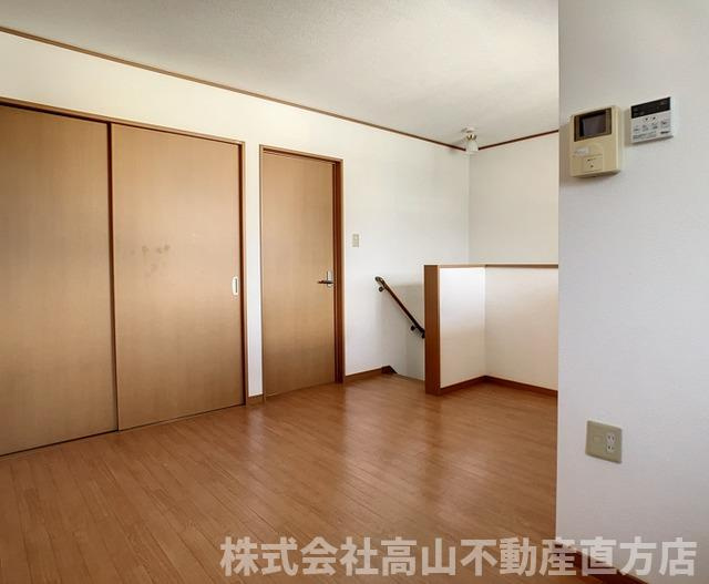 北九州市八幡西区木屋瀬５丁目のアパートの居間・リビング