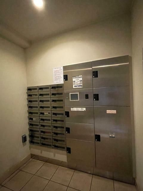 Ｌｏｇ下高井戸のエントランス|■宅配ＢＯＸ■集合ポスト