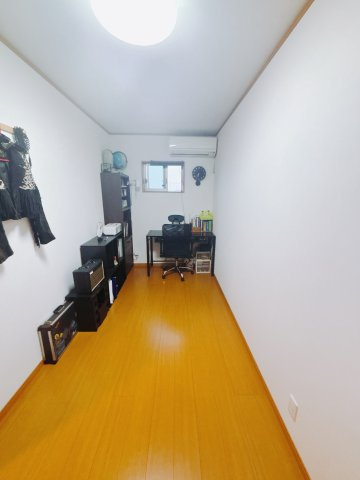 【中古戸建】前橋市女屋町の収納|■納戸｜収納としても◎自分時間を楽しむ空間にしても◎使い方はお好みにあわせて使える空間です♪
