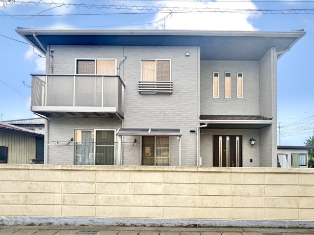 【中古戸建】前橋市女屋町の間取り|■外観｜閑静な住宅街で始める新しい暮らし♪開放的な毎日をあなたへ(^^♪