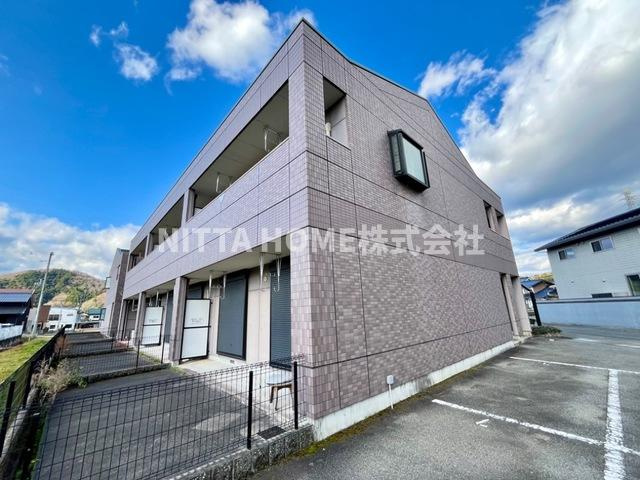 ルミナスの駐車場|敷地内に駐車場ああります！