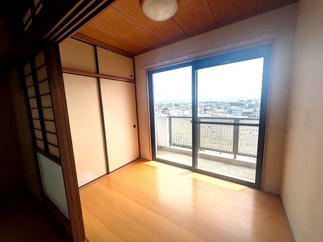 【内装】 | 東区松崎1丁目戸建 | 広縁です