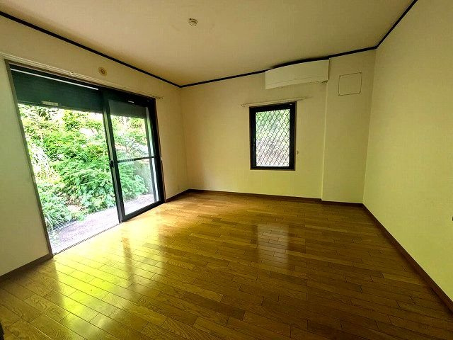 【洋室】 | 東区松崎1丁目戸建 | 2階洋室です