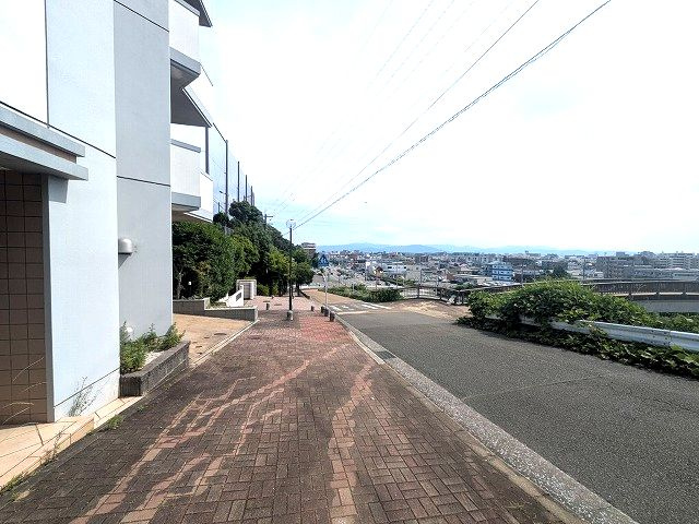 【前面道路含む現地写真】 | 東区松崎1丁目戸建