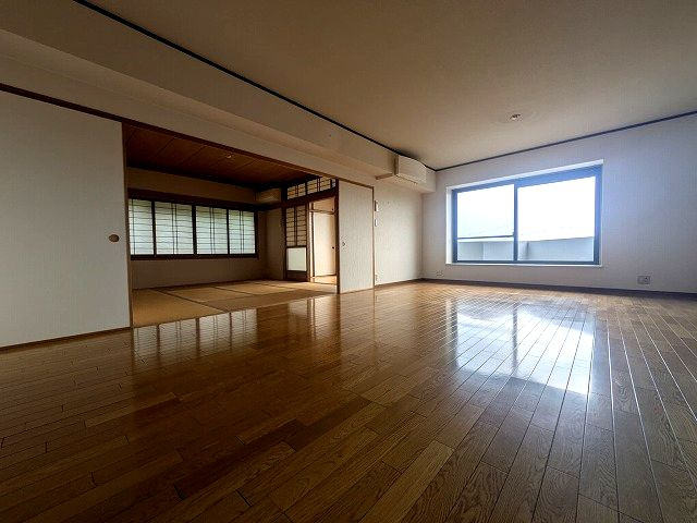 【居間・リビング】 | 東区松崎1丁目戸建