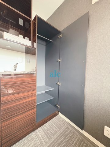 渋谷区幡ヶ谷２丁目の賃貸マンションの収納
