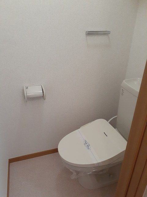 厚木市下依知２丁目のアパートのトイレ
