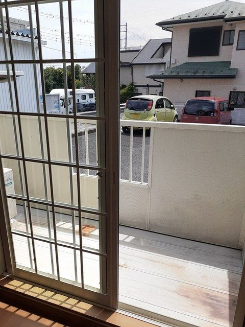 厚木市下依知２丁目のアパートのバルコニー
