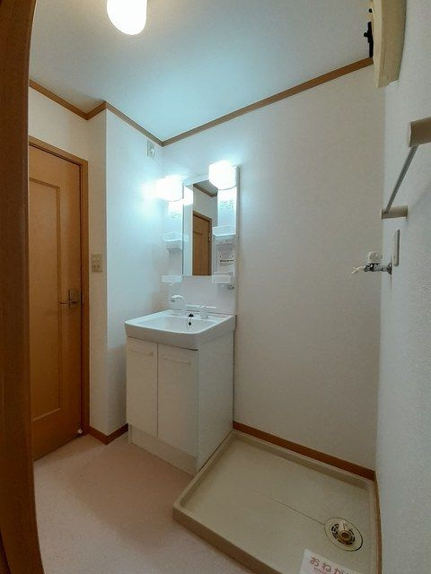 厚木市下依知２丁目のアパートの独立洗面台