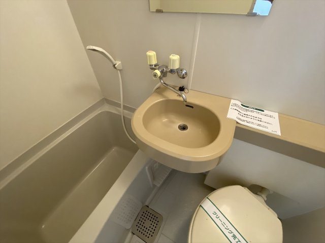 浴室内に洗面台付き！