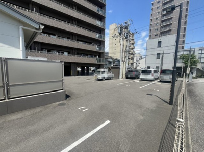 【駐車場】 | ロイヤルガーデンはりまや通り
