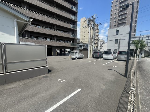 【駐車場】 | ロイヤルガーデンはりまや通り