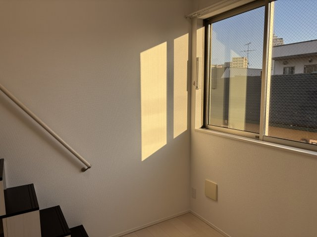 セキレイの洋室|明るい色調の室内です