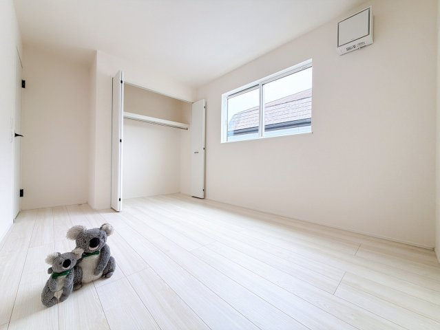 【洋室】 | 高崎市石原町　新築住宅 | 広さはお子様の勉強部屋にも適した広さ！
勉強机や本棚などの家具を置いてもフリースペースも確保することができます。