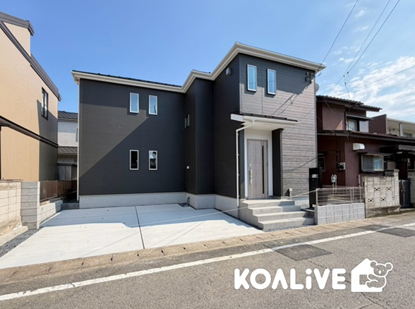 【外観】 | 高崎市石原町　新築住宅 | 完成済み！いつでも新生活を始めることができます。
開放感あるLDK！
陽当り、風通しも良い暖かな住まいです。
KOALIVE （コアライブ）【0120-919-727】