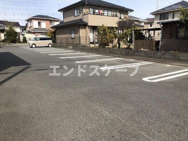 エスペランサAの駐車場|高崎、前橋のお部屋探しはエンドスケープまで！お客様の理想お聞かせ下さい♪