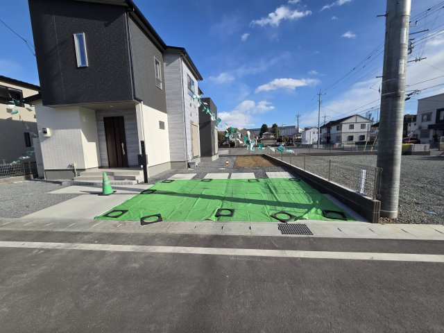 新築　太田市飯塚町第6期　5号棟の駐車場|現地写真　駐車は建物南側に並列2台可能です！