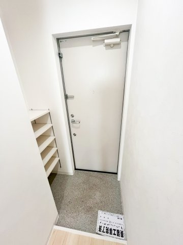 クレア伝法の玄関