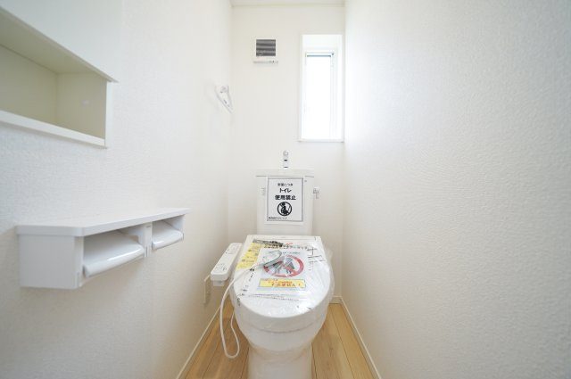 【横浜市都筑区東山田1丁目34-21新築戸建て】★仲介手数料無料★（東山田小学校・東山田中学校）のトイレ