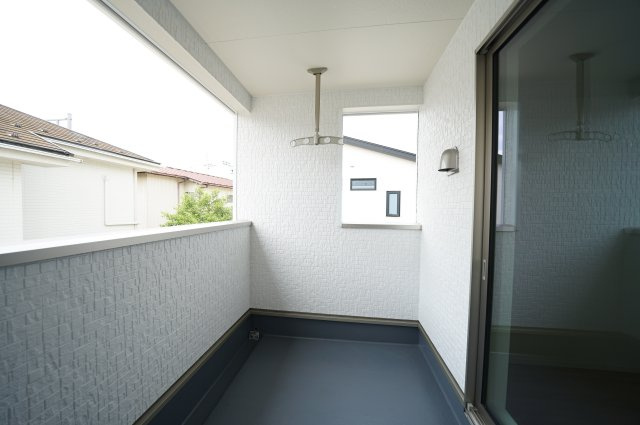 【横浜市都筑区東山田1丁目34-21新築戸建て】★仲介手数料無料★（東山田小学校・東山田中学校）のバルコニー