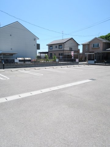 アルドーレ　Ａの駐車場
