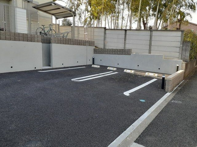 Ｓｏｒａ　Ｊｉｎｄａｉｊｉの駐車場