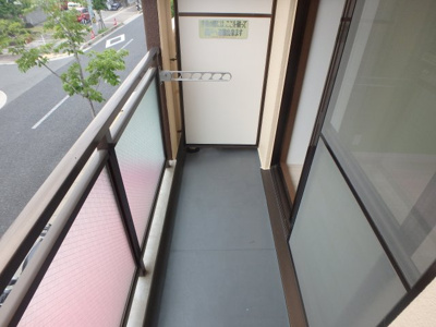 【バルコニー】 | 西宮ＳＫＹハイツ | 暖かな日差しのふりそそぐバルコニー