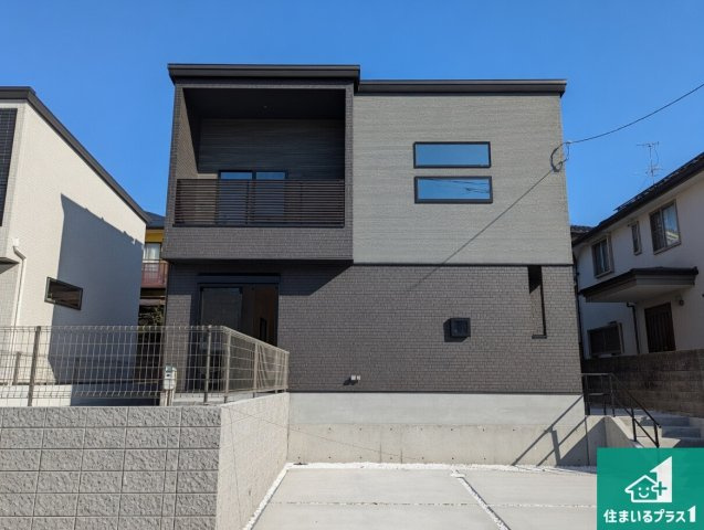 箕面市粟生新家　第2期　新築一戸建ての外観|お客様に長く安心して住んでいだだける事にこだわった家づくり！住んでからのアフターサービスにもしっかりと取り組んでいます！