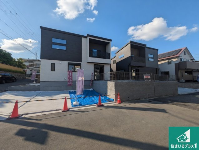 箕面市粟生新家　第2期　新築一戸建ての外観|安心の10年保証！外観を美しく保ち、雨水で汚れを落とします！気になることがありましたら、お気軽にお問い合わせください！