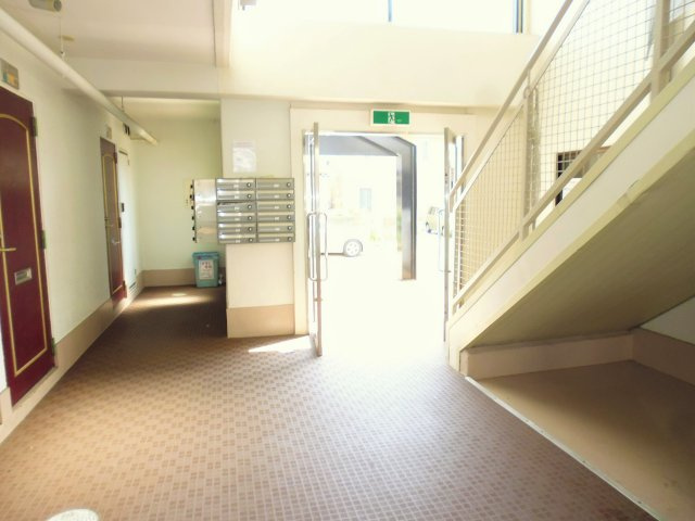 ホワイト石塚のエントランス