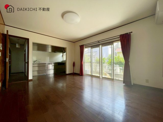 【居間・リビング】 | 久喜市西大輪5丁目　中古戸建