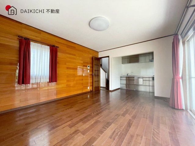 【居間・リビング】 | 久喜市西大輪5丁目　中古戸建