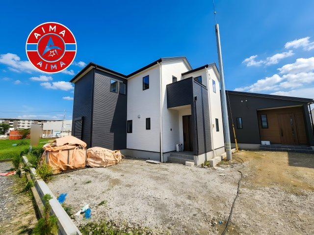 福岡市東区奈多3丁目第1-4棟（1号棟）の内観：施工例|明るく開放的なリビングダイニングは豊かな陽光が注ぎ込み、やすらぎの空間を演出してくれます。ご家族で楽しいひとときをお過ごし下さい。※家具はCGを合成したものです。