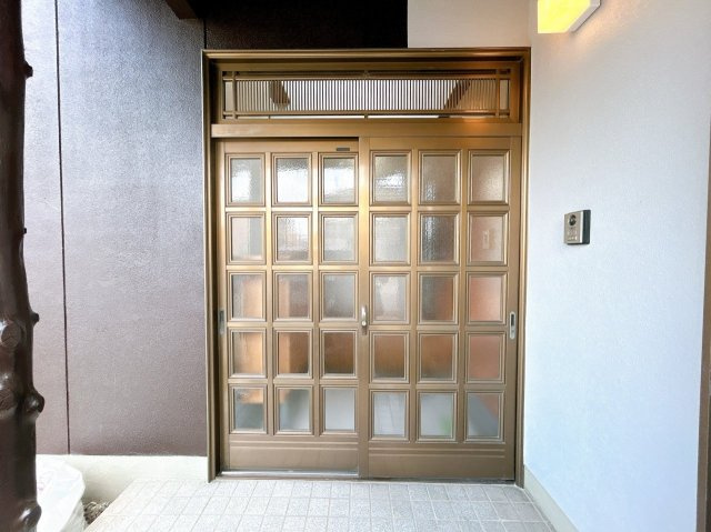 リフォーム済中古戸建　安八郡神戸町大字加納　昭和61年築の玄関