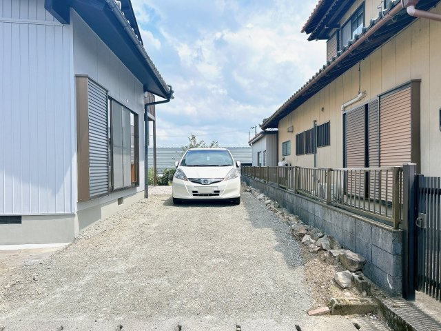 リフォーム済中古戸建　安八郡神戸町大字加納　昭和61年築の駐車場