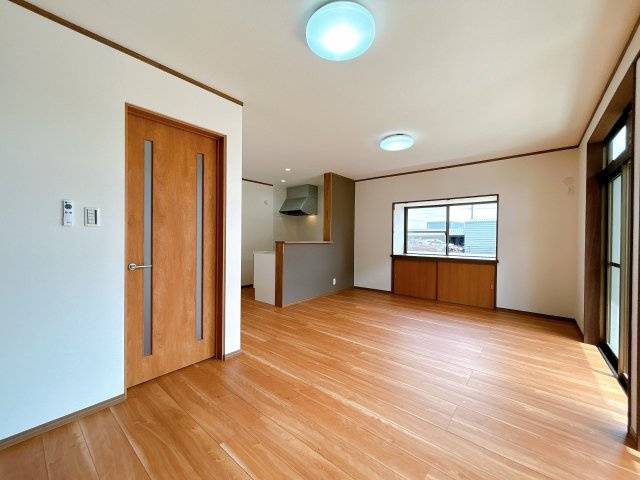 リフォーム済中古戸建　安八郡神戸町大字加納　昭和61年築の居間・リビング